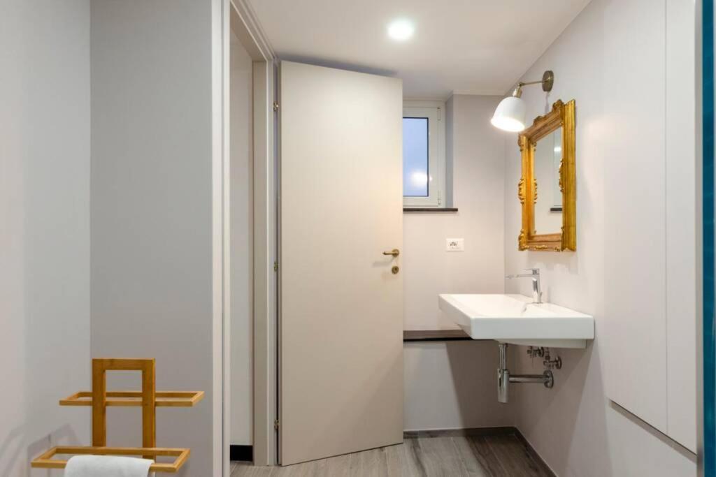 Castelli'S Apartments Campo 12 Genoa Bagian luar foto